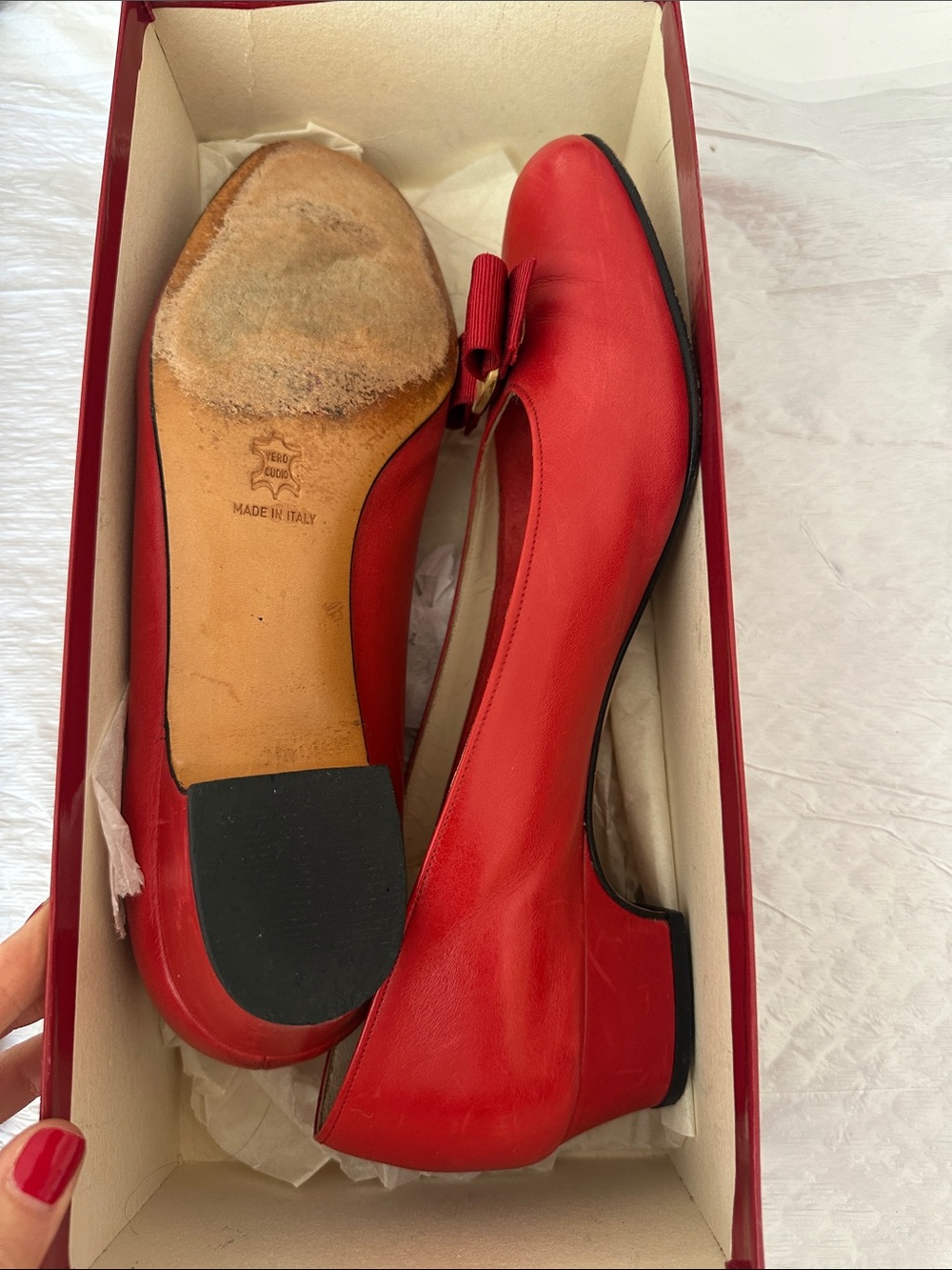 Salvatore Ferragamo Red Leather Vintage 9B Bow Flats - Picture 2 of 3